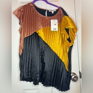 NWT Color Block top Size XL